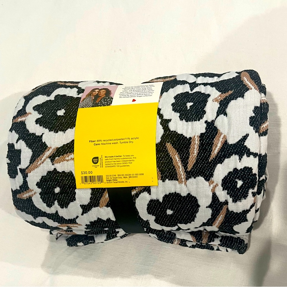 DVF X Target!!!-Neutral Poppy 50" x 60" Throw Blanket - Picture 4 of 4